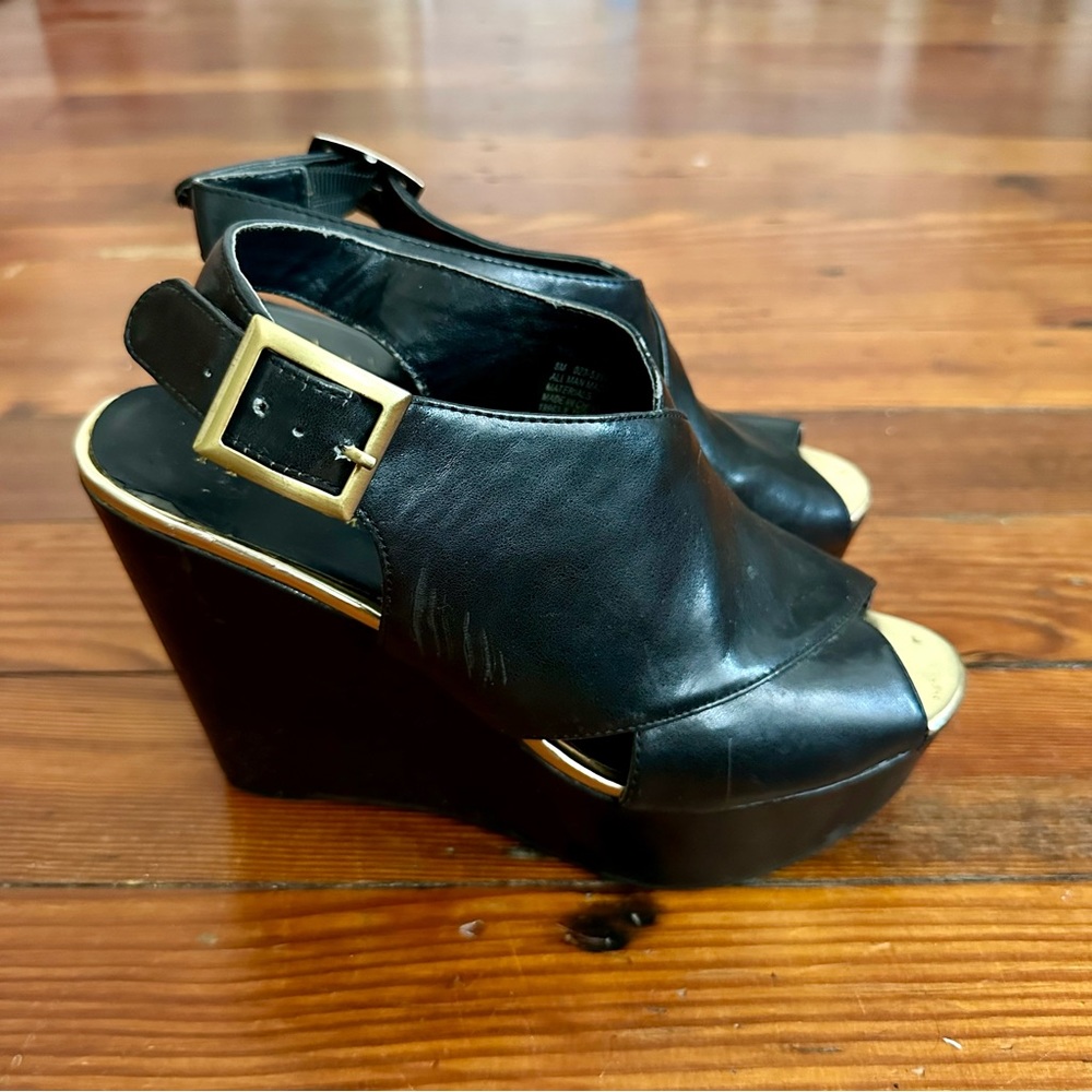 n by Nicole Miller vegan leather open toe wedges 8